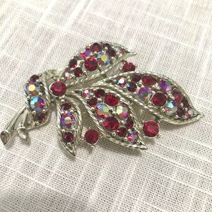 Lisner Red Crystals Vintage Sparkling large Brooch